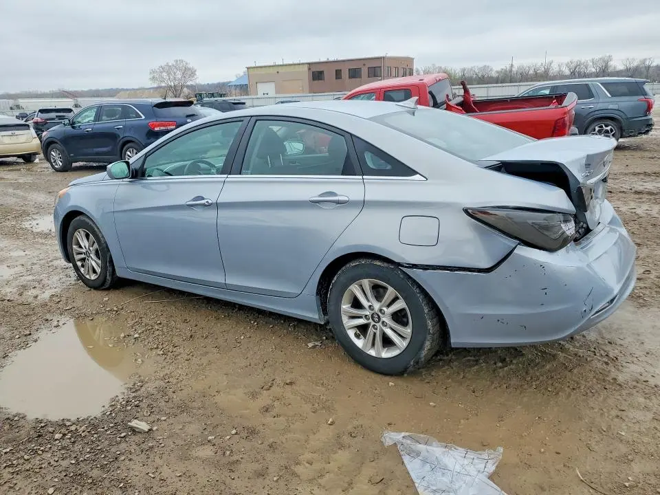 2011 HYUNDAI SONATA GLS  