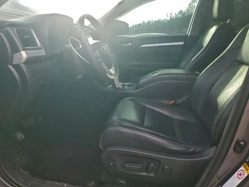 2015 TOYOTA HIGHLANDER XLE  