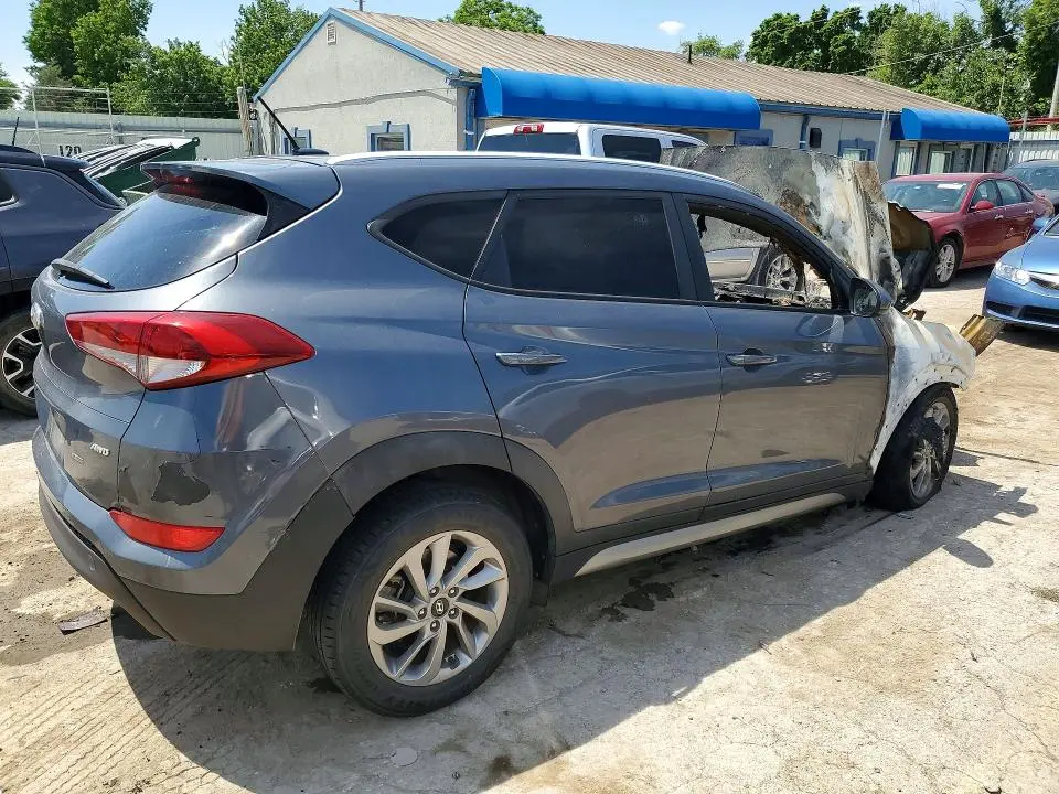 2017 HYUNDAI TUCSON SE  
