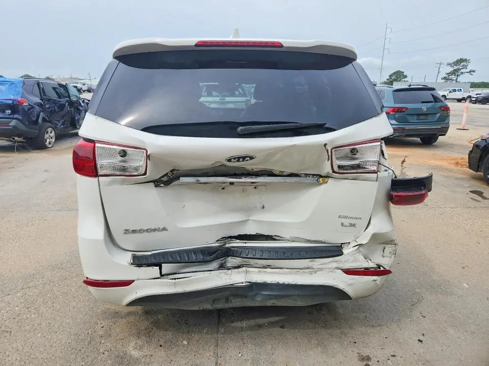 2017 KIA SEDONA LX  