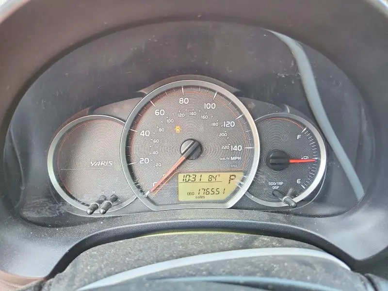 2012 TOYOTA YARIS 5-DOOR L  