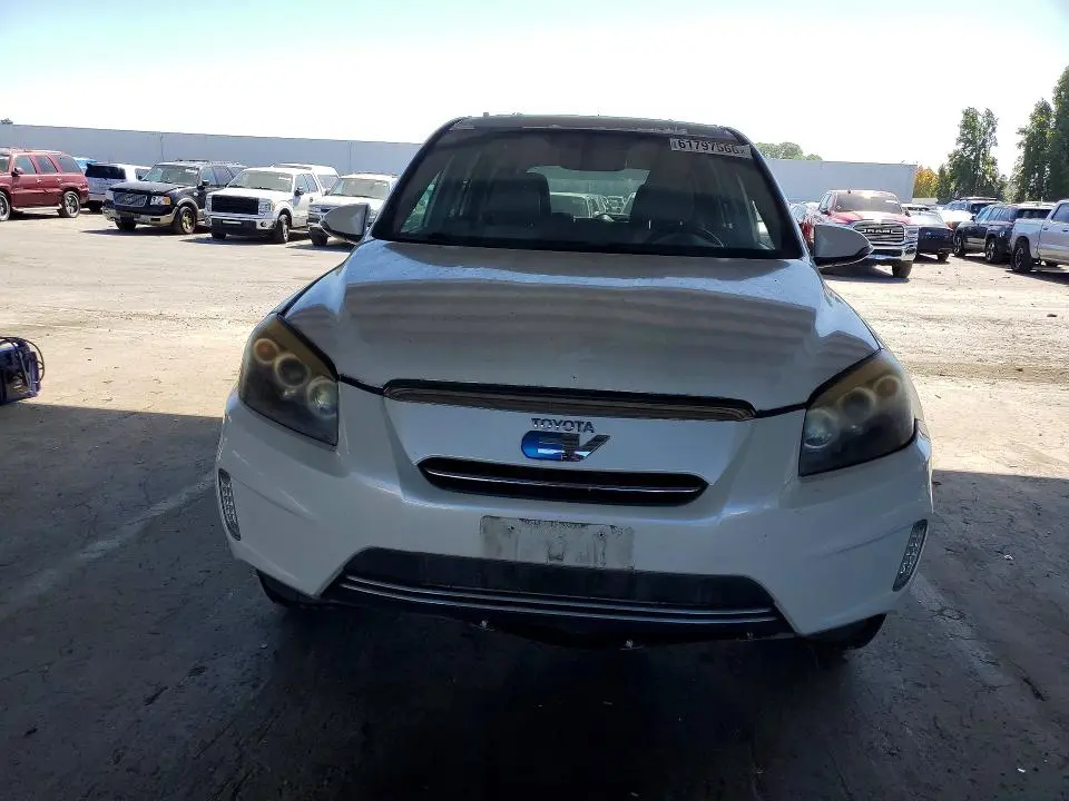 2013 TOYOTA RAV4 EV BASE  