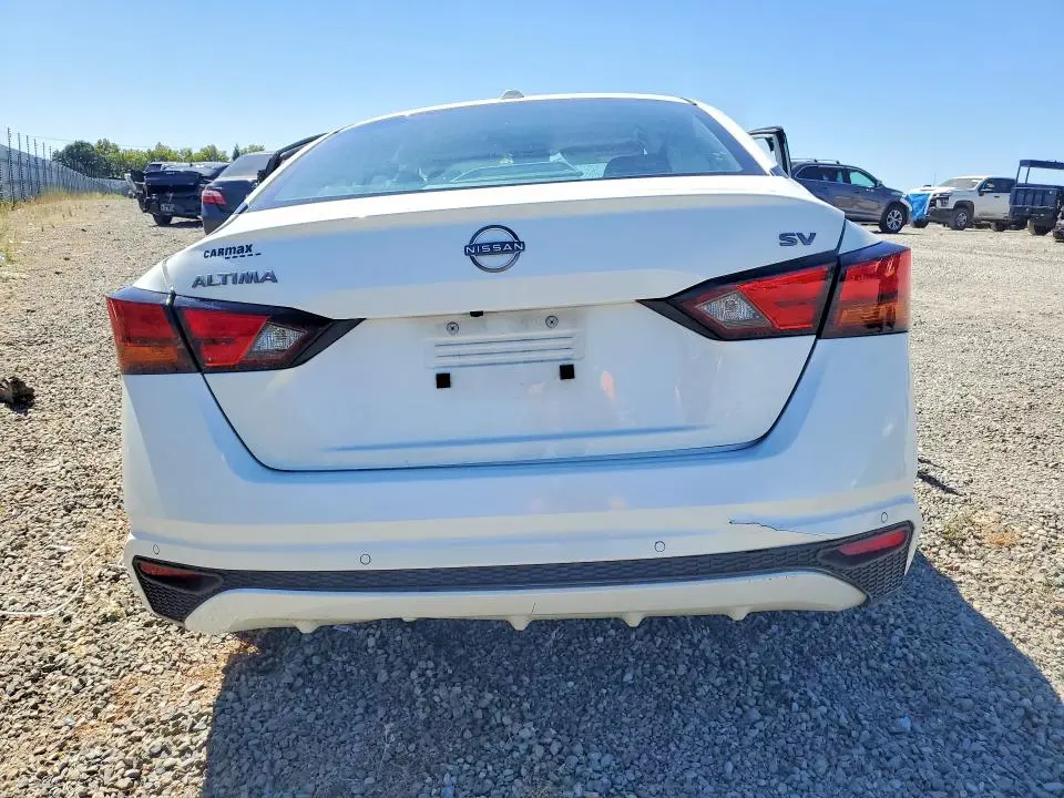 2024 NISSAN ALTIMA SV  