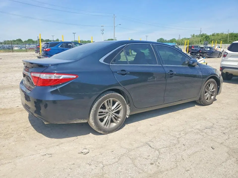 2015 TOYOTA CAMRY SE  