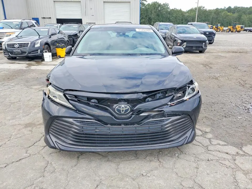 2018 TOYOTA CAMRY LE  