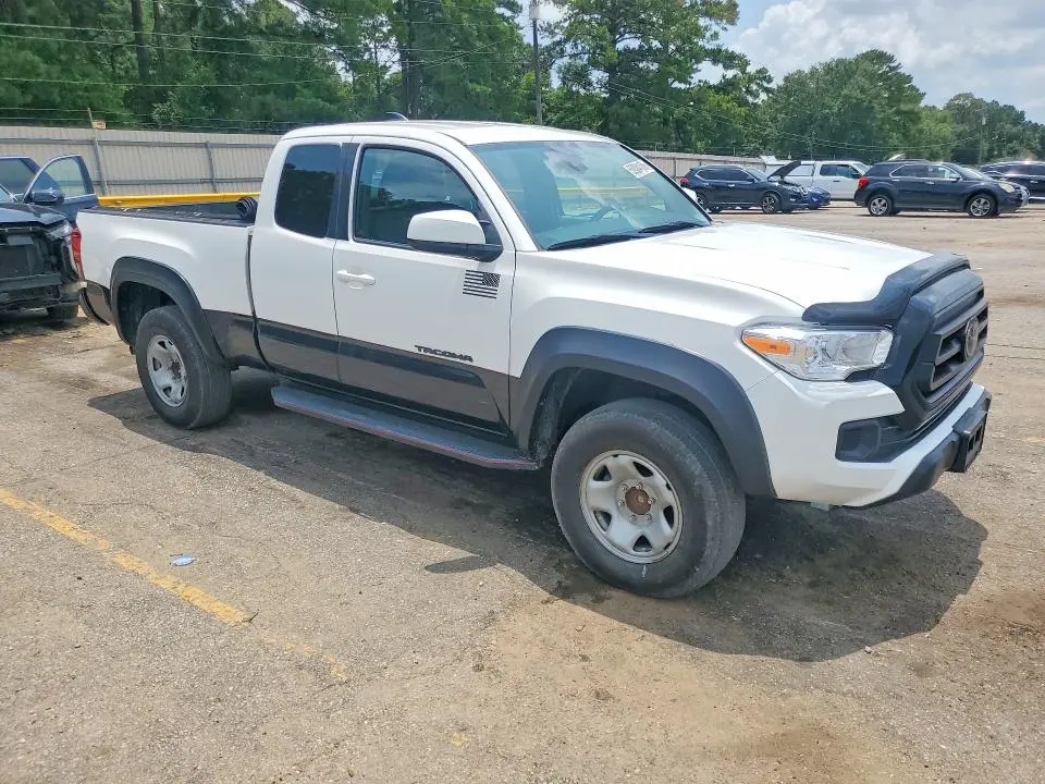 2022 TOYOTA TACOMA SR V6  