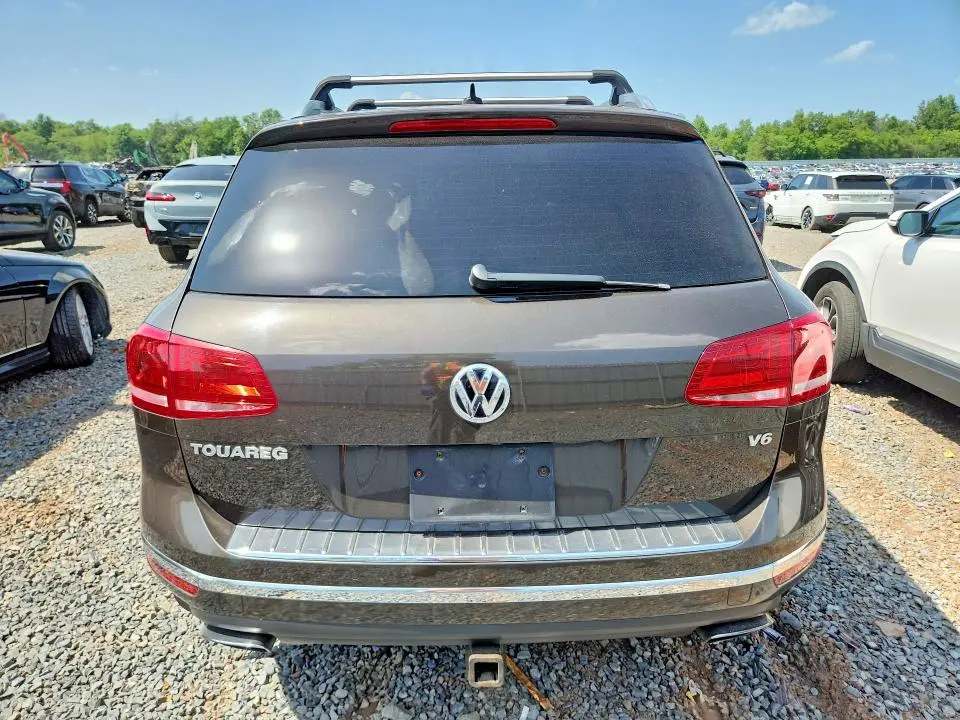 2016 VOLKSWAGEN TOUAREG SPORT  