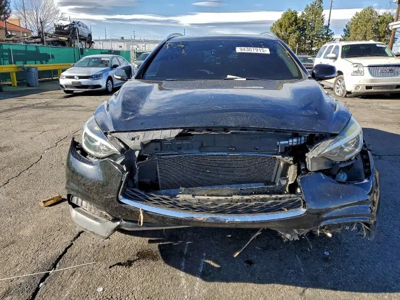 2017 INFINITI QX30 BASE  