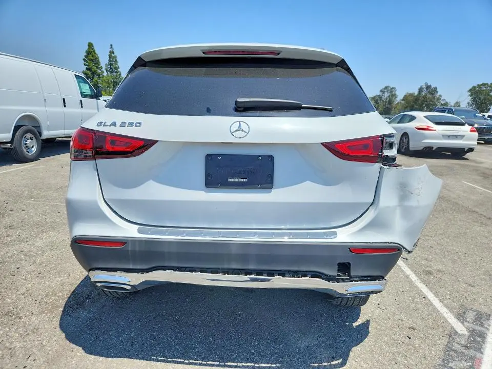 2021 MERCEDES-BENZ GLA 250  
