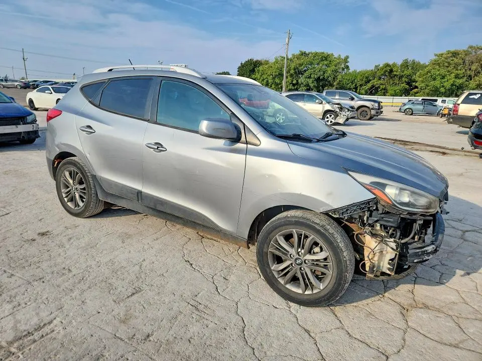 2015 HYUNDAI TUCSON SE  