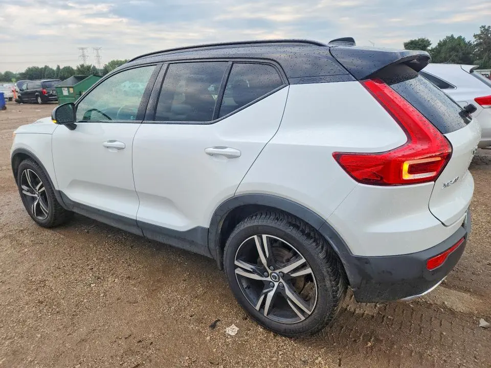 2019 VOLVO XC40 T5 R-DESIGN  