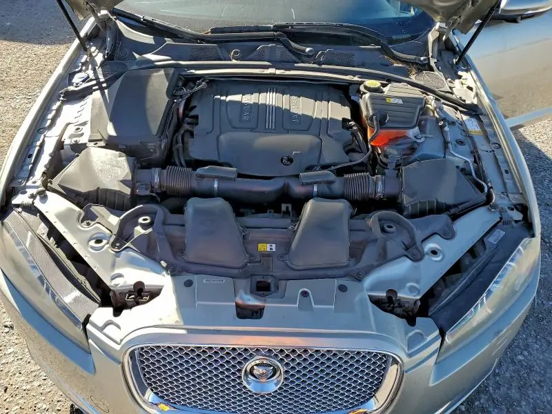 2013 JAGUAR XF   