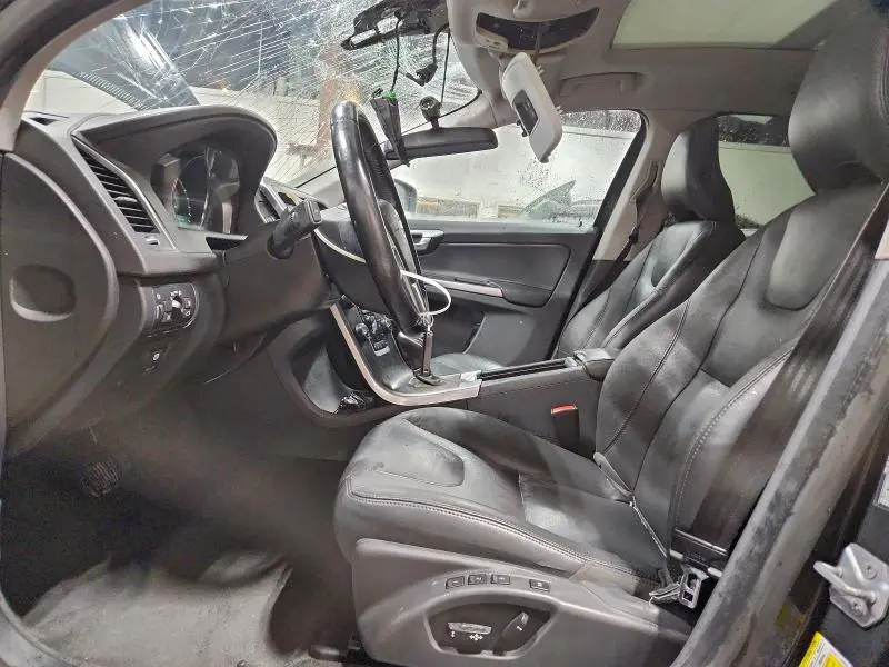 2015 VOLVO XC60 T5 PLATINUM  