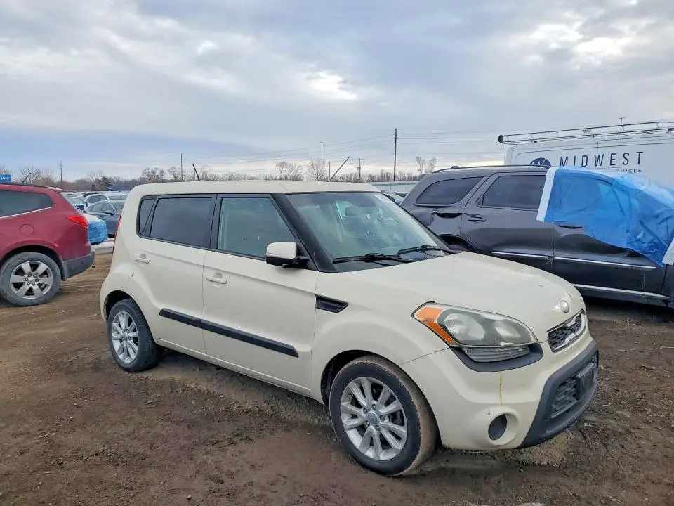 2013 KIA SOUL +  