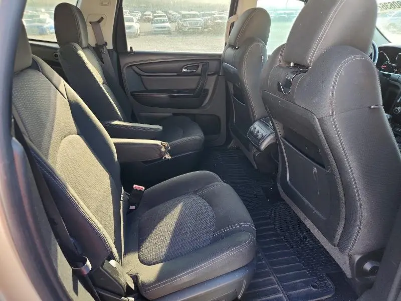 2015 CHEVROLET TRAVERSE LT  