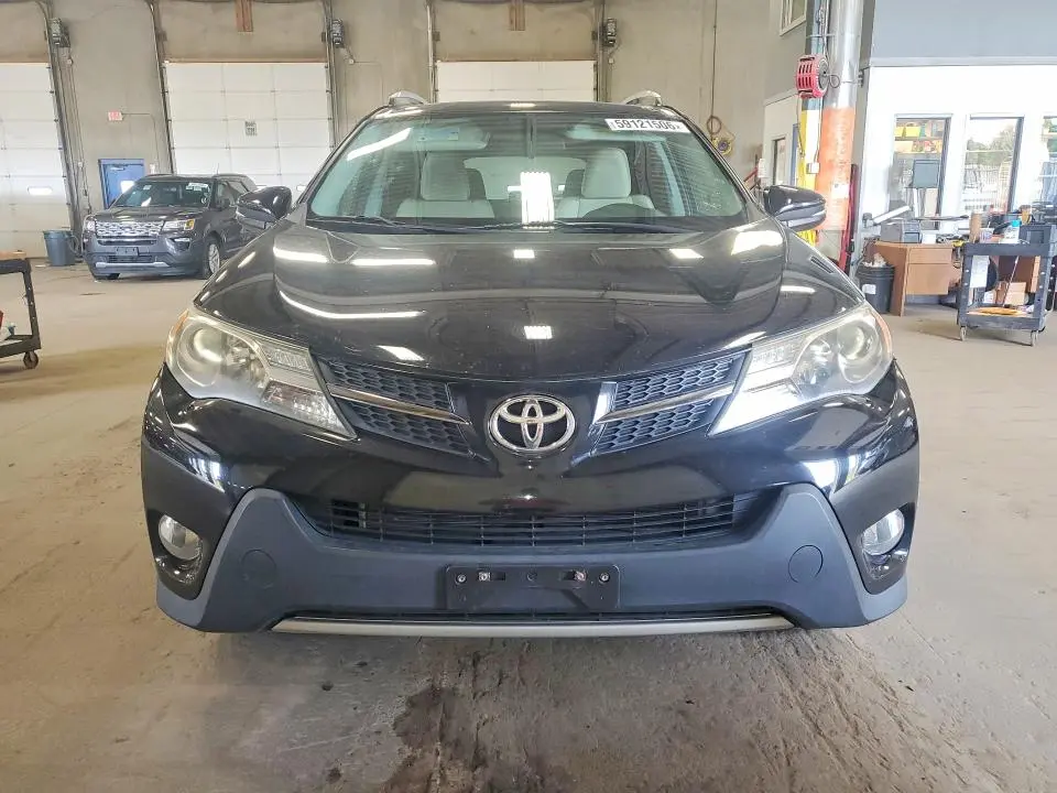 2014 TOYOTA RAV4 XLE  