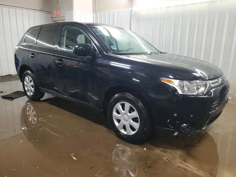 2014 MITSUBISHI OUTLANDER ES  