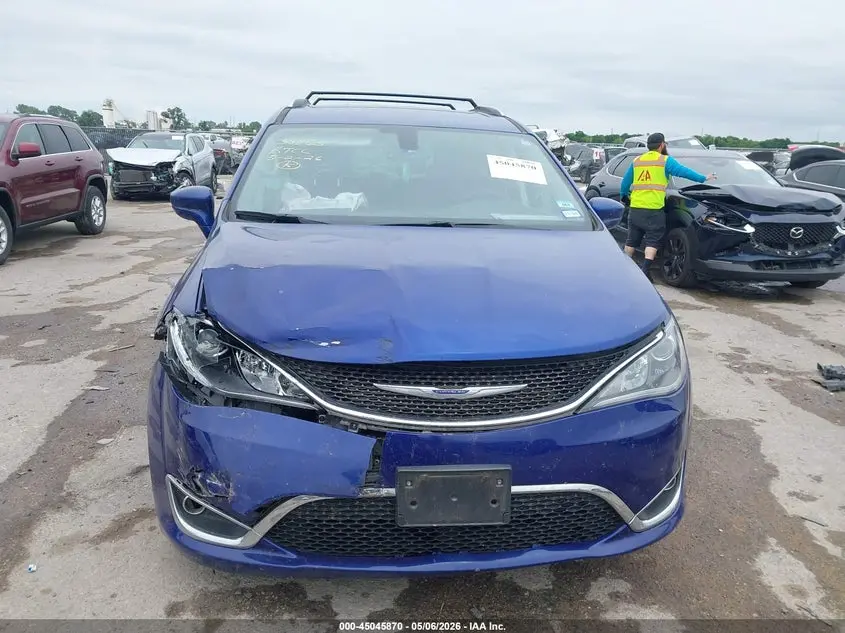 2020 CHRYSLER PACIFICA TOURING L