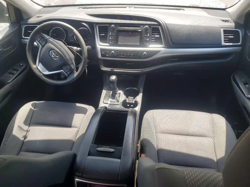 2019 TOYOTA HIGHLANDER LE  