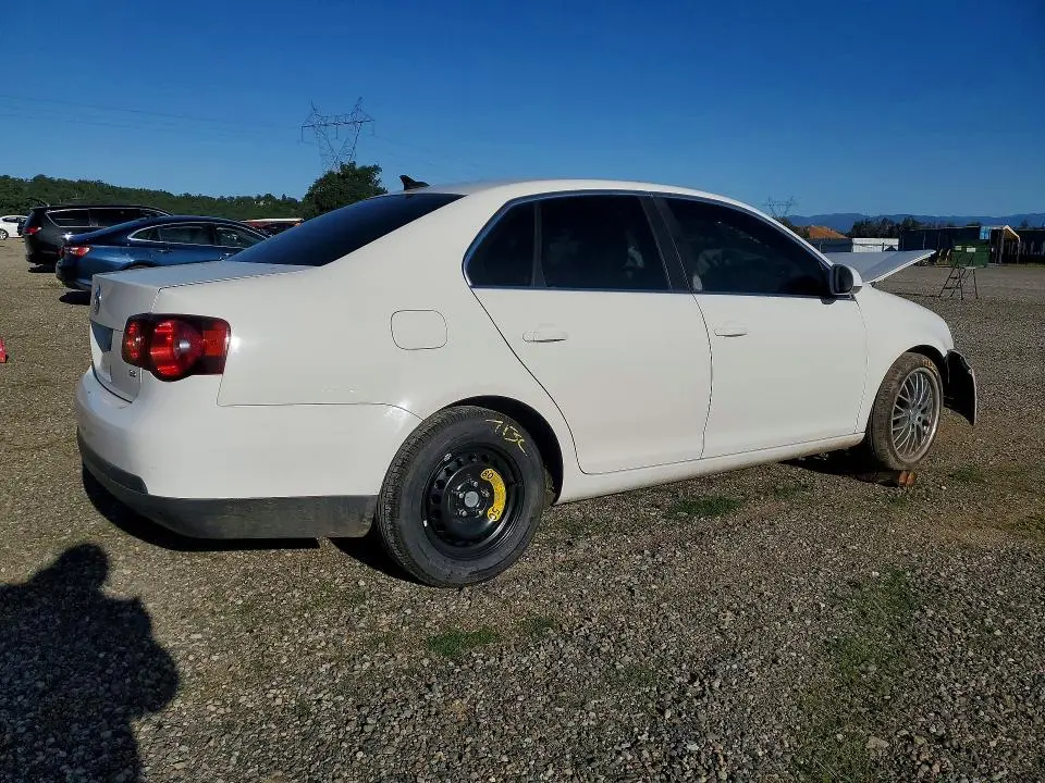 2010 VOLKSWAGEN JETTA SE  