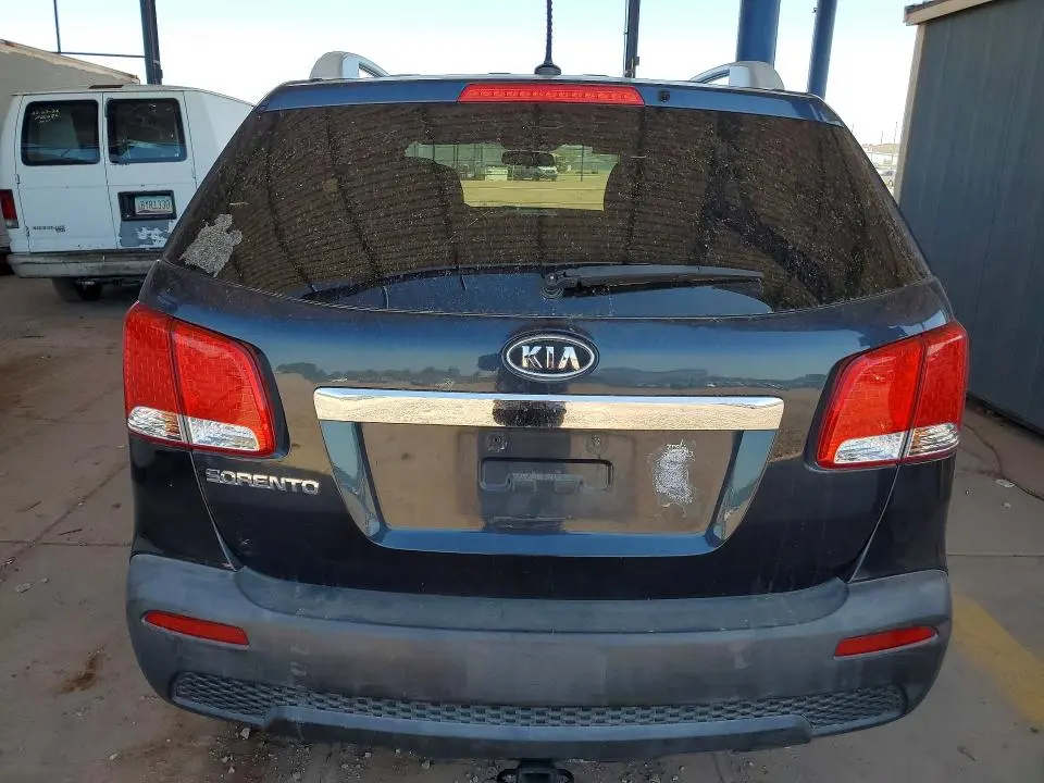 2013 KIA SORENTO LX  