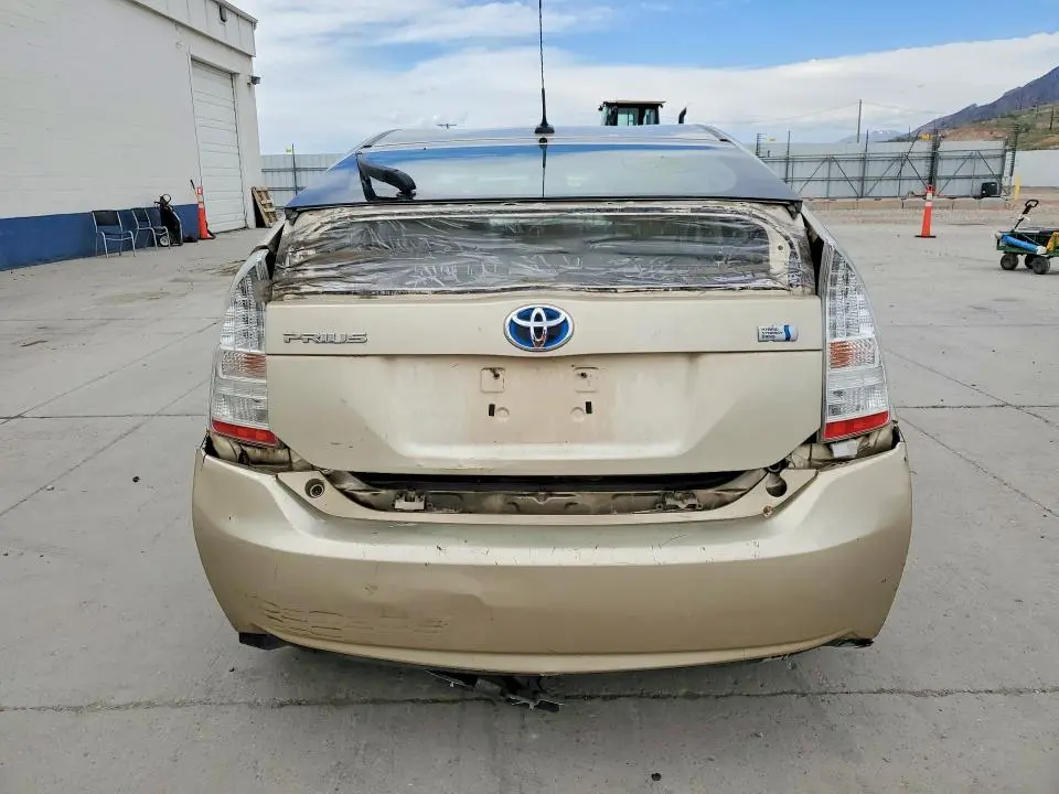 2011 TOYOTA PRIUS TWO  