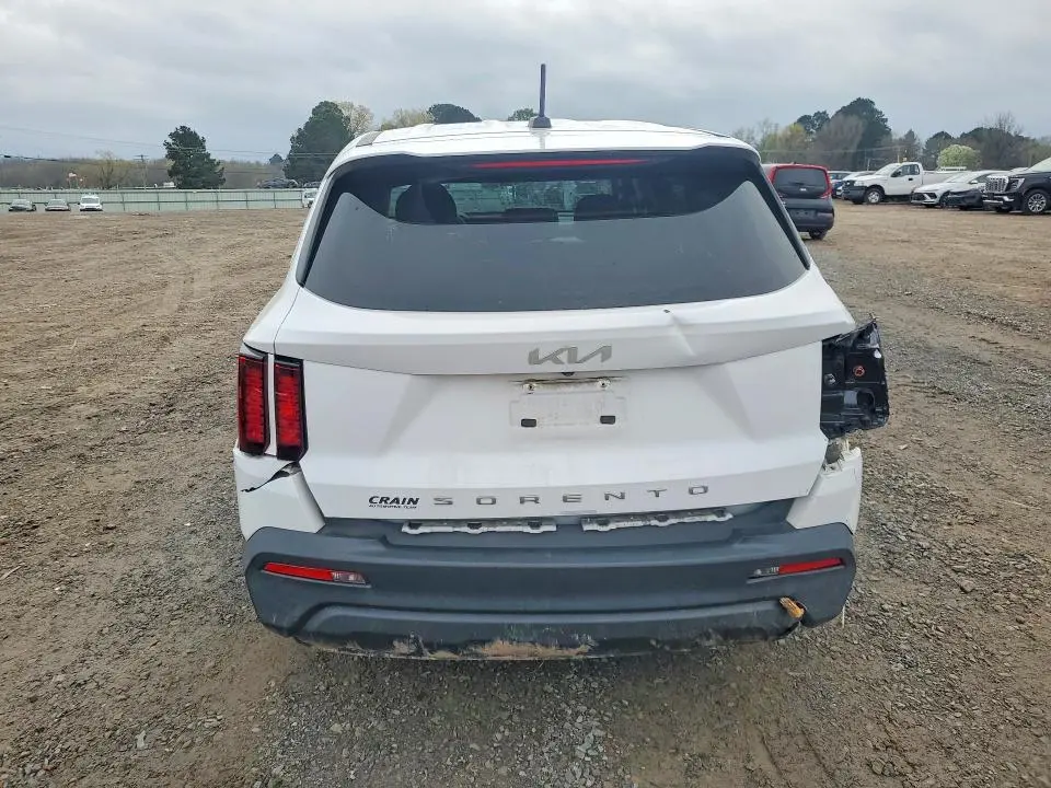2022 KIA SORENTO LX  
