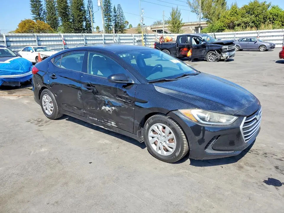 2018 HYUNDAI ELANTRA SE  