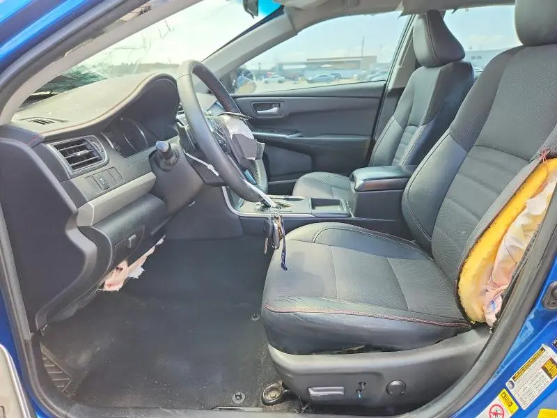 2017 TOYOTA CAMRY SE  