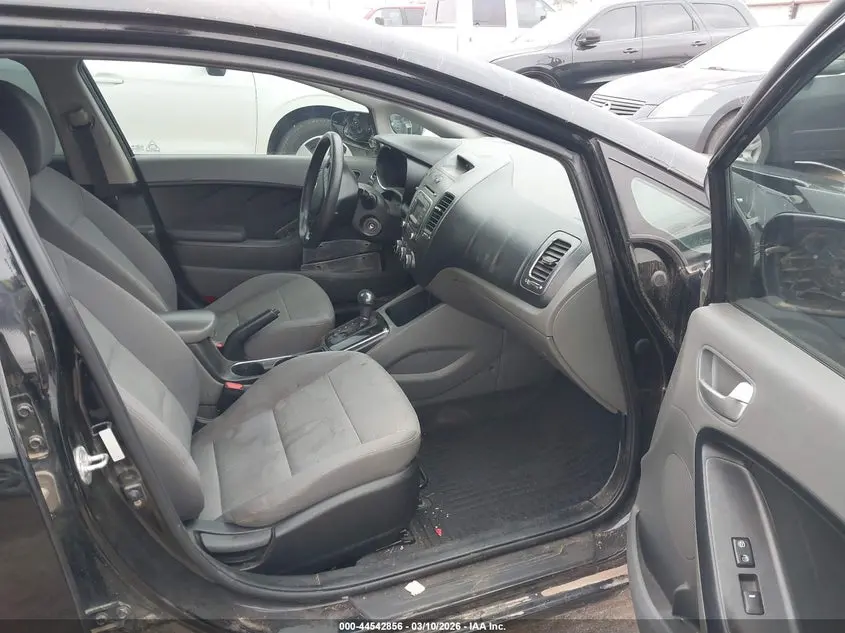 2017 KIA FORTE LX