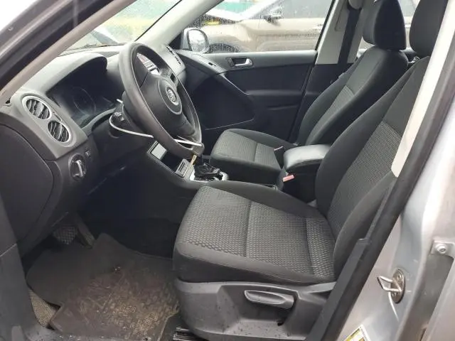 2011 VOLKSWAGEN TIGUAN S  