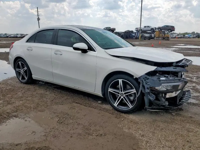 2021 MERCEDES-BENZ A 220  