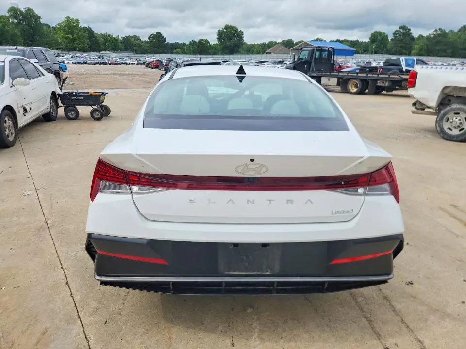 2025 HYUNDAI ELANTRA LIMITED  