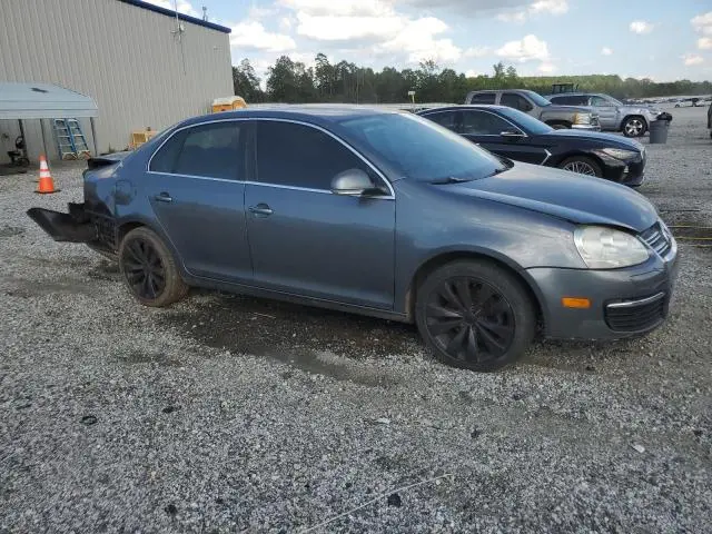 2010 VOLKSWAGEN JETTA SE  