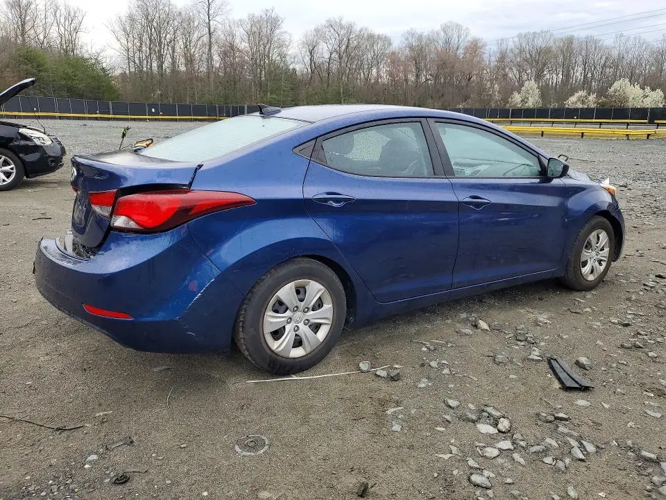 2016 HYUNDAI ELANTRA SE  