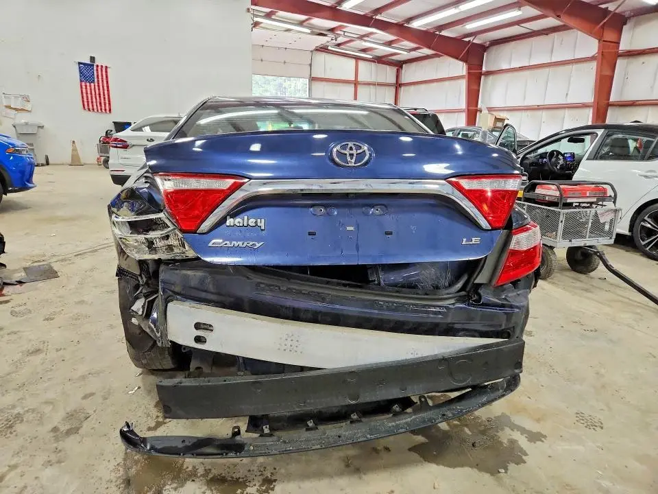 2015 TOYOTA CAMRY LE  