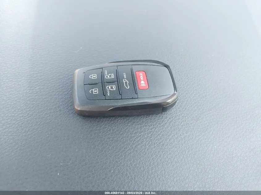 2025 TOYOTA SIENNA WOODLAND EDITION