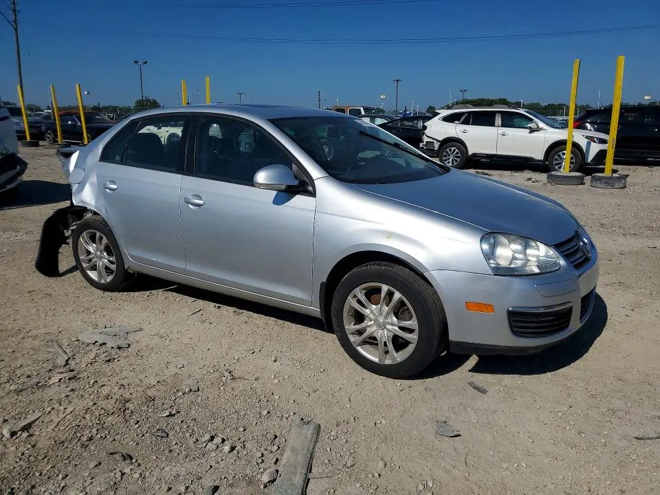 2010 VOLKSWAGEN JETTA SE  