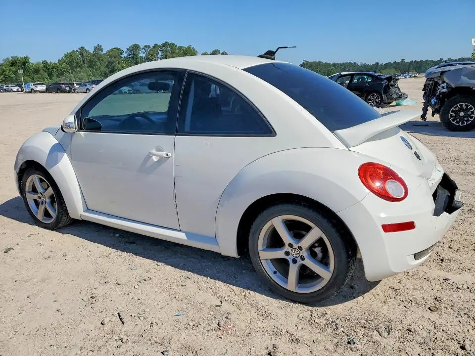 2010 VOLKSWAGEN NEW BEETLE   
