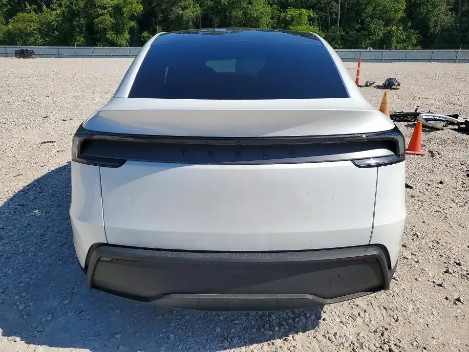 2026 TESLA MODEL Y   