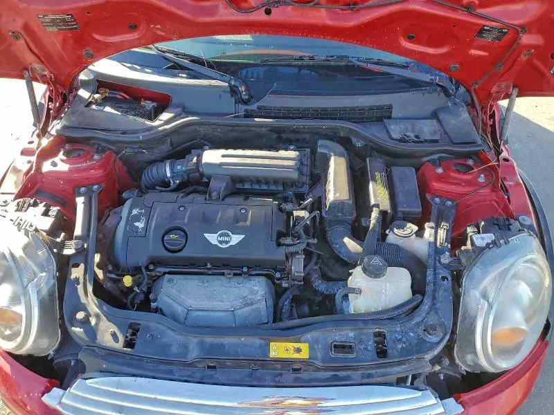 2011 MINI COOPER   