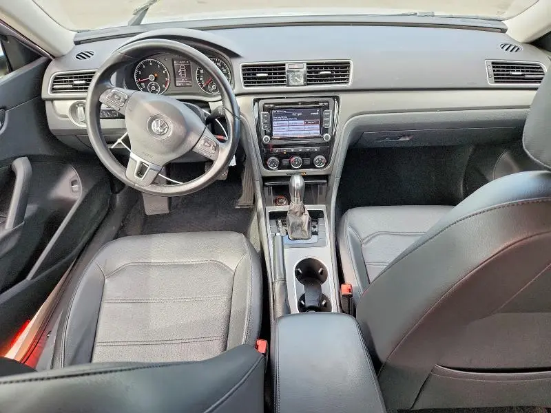 2014 VOLKSWAGEN PASSAT SE  