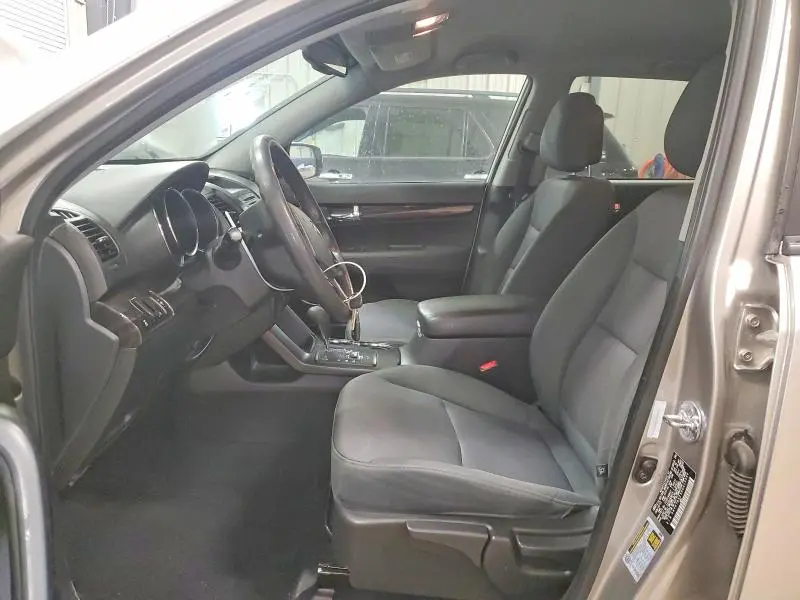 2013 KIA SORENTO LX  
