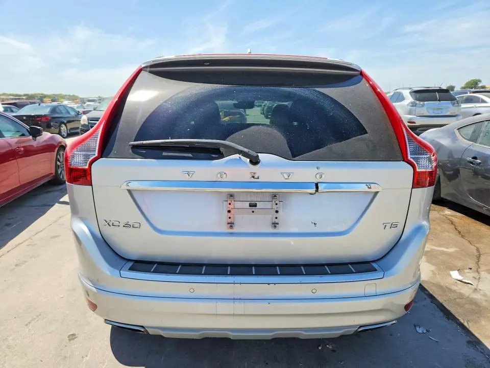 2016 VOLVO XC60 T5 PREMIER  