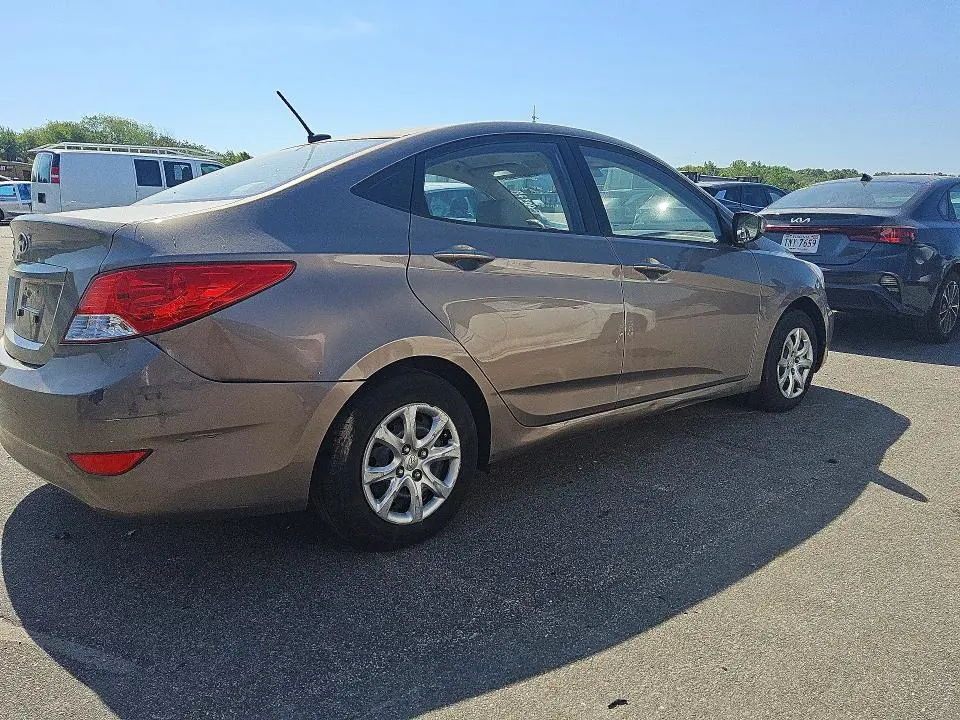 2012 HYUNDAI ACCENT GLS  