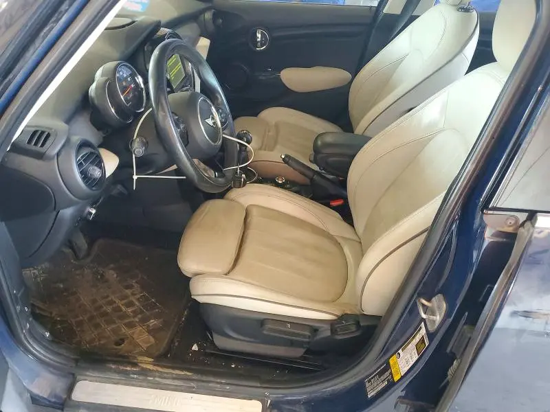 2017 MINI COOPER   