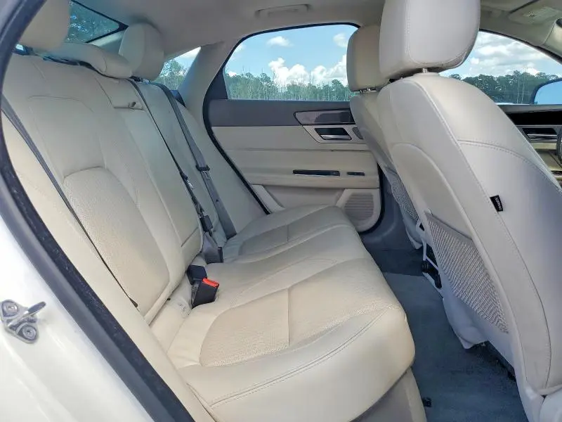 2016 JAGUAR XF PRESTIGE  