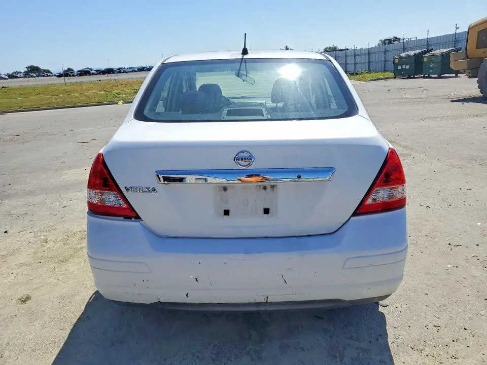 2010 NISSAN VERSA 1.8 S  