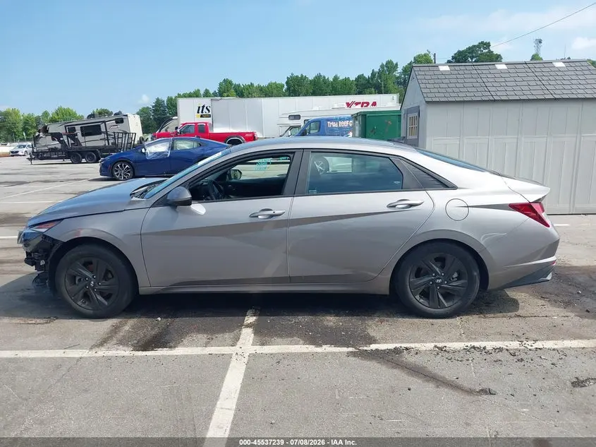 2022 HYUNDAI ELANTRA SEL