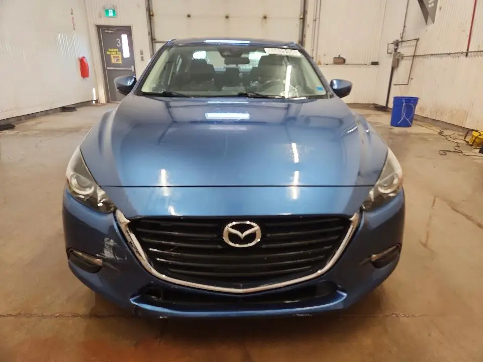 2018 MAZDA 3 GS  
